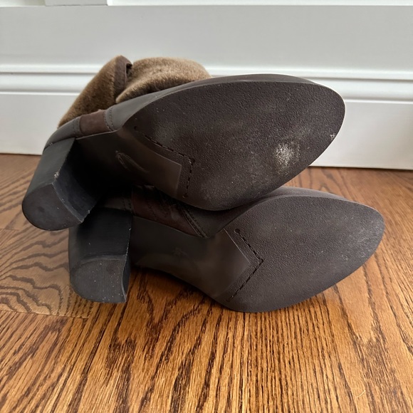 UGG - Picture 4 of 6